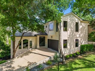 126 Royal Oak LN, Lakeway, TX 78734