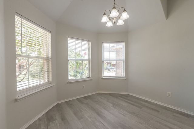 912 Hidden Oaks Drive, Burleson, TX 76028