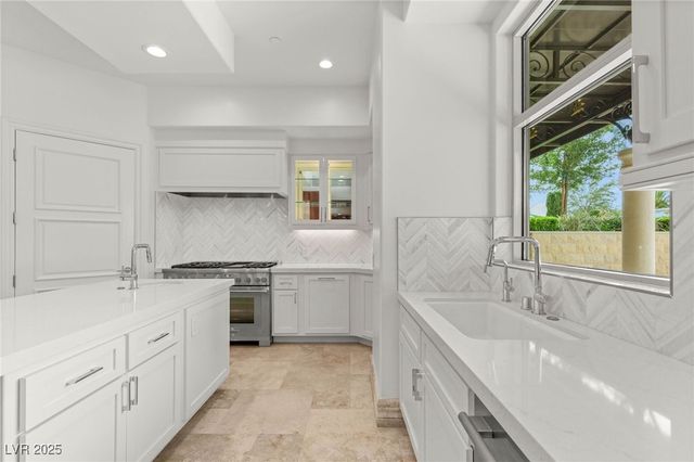 9101 Alta Drive 102, Las Vegas, NV 89145