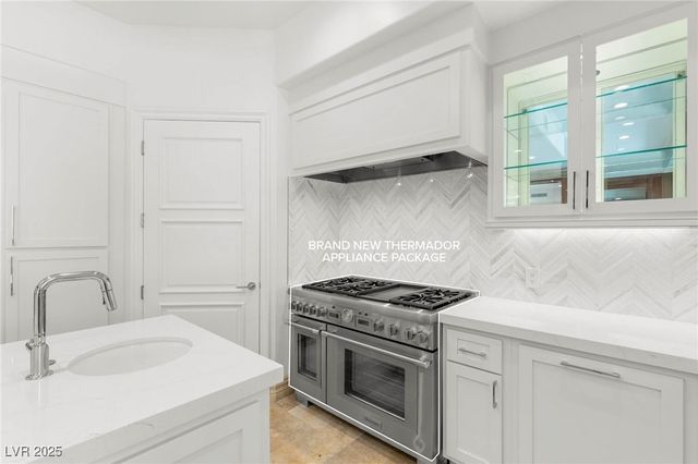 9101 Alta Drive 102, Las Vegas, NV 89145