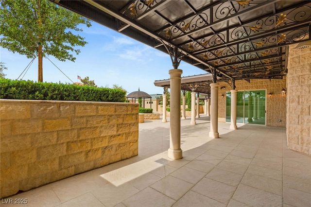 9101 Alta Drive 102, Las Vegas, NV 89145