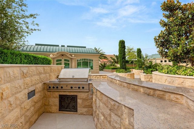 9101 Alta Drive 102, Las Vegas, NV 89145