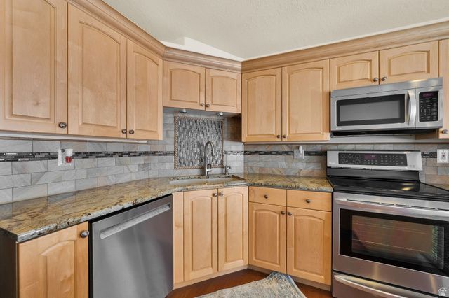 4561 S LORI LEIGH LN, Millcreek, UT 84117