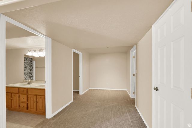 4561 S LORI LEIGH LN, Millcreek, UT 84117