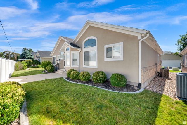 4561 S LORI LEIGH LN, Millcreek, UT 84117