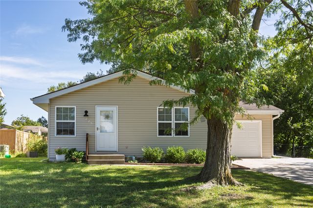 225 10th Street SE, Bondurant, IA 50035