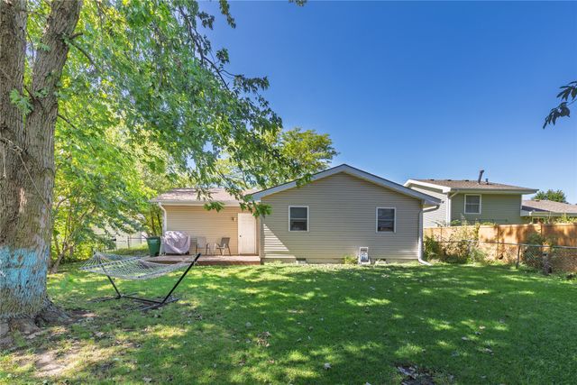 225 10th Street SE, Bondurant, IA 50035