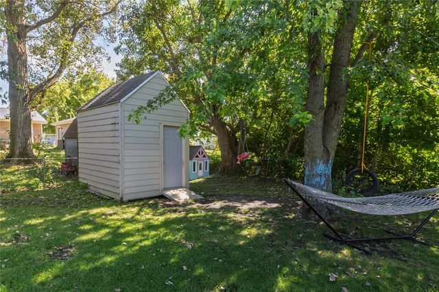 225 10th Street SE, Bondurant, IA 50035