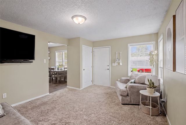 225 10th Street SE, Bondurant, IA 50035