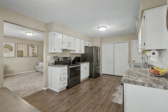 225 10th Street SE, Bondurant, IA 50035