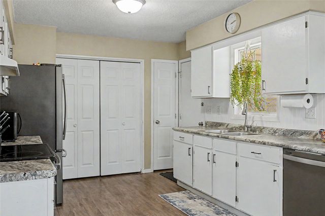 225 10th Street SE, Bondurant, IA 50035