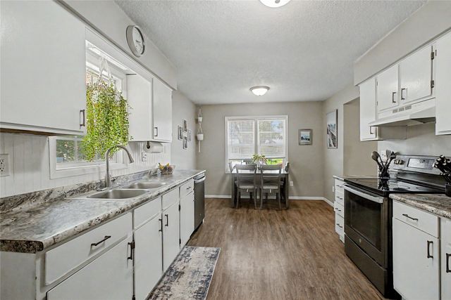 225 10th Street SE, Bondurant, IA 50035