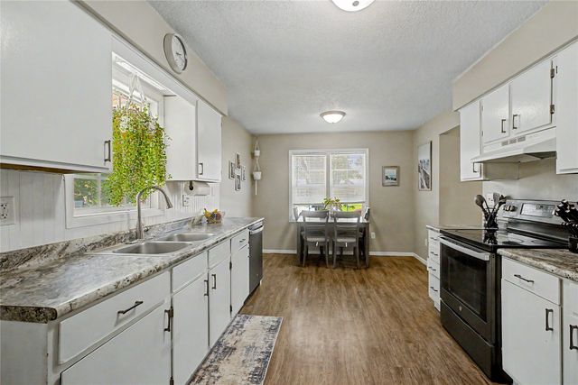 225 10th Street SE, Bondurant, IA 50035