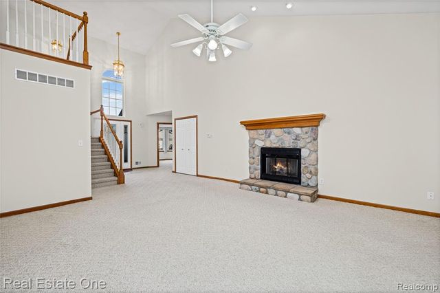4438 Great Oaks Drive, Grand Blanc, MI 48439