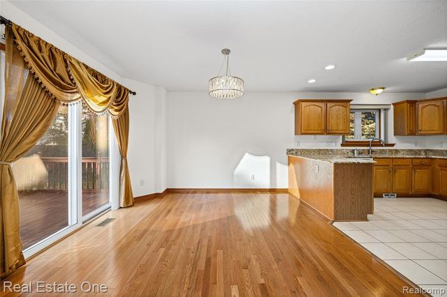 4438 Great Oaks Drive, Grand Blanc, MI 48439