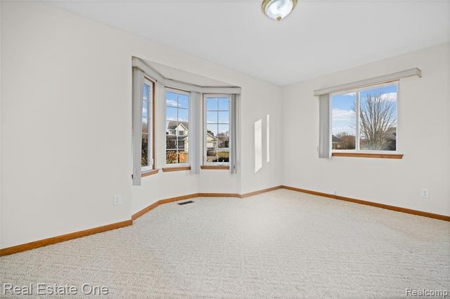 4438 Great Oaks Drive, Grand Blanc, MI 48439