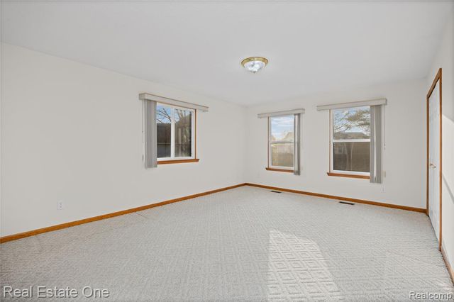 4438 Great Oaks Drive, Grand Blanc, MI 48439