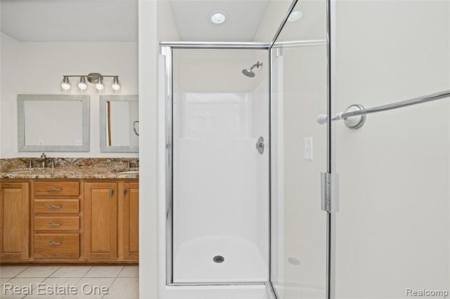 4438 Great Oaks Drive, Grand Blanc, MI 48439