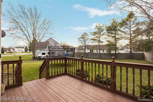 4438 Great Oaks Drive, Grand Blanc, MI 48439