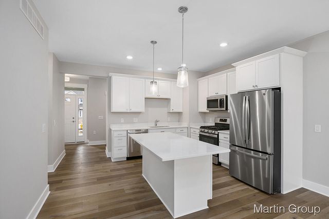 2243 Watertown Way Ne 62, City Of Grand Rapids, MI 49505