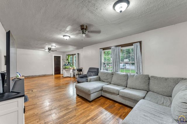 101 SW Fillmore ST, Topeka, KS 66606