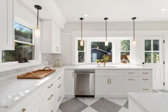 114 W 3rd Street, San Dimas, CA 91773