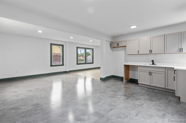 15781 Washburn Street, Detroit, MI 48238