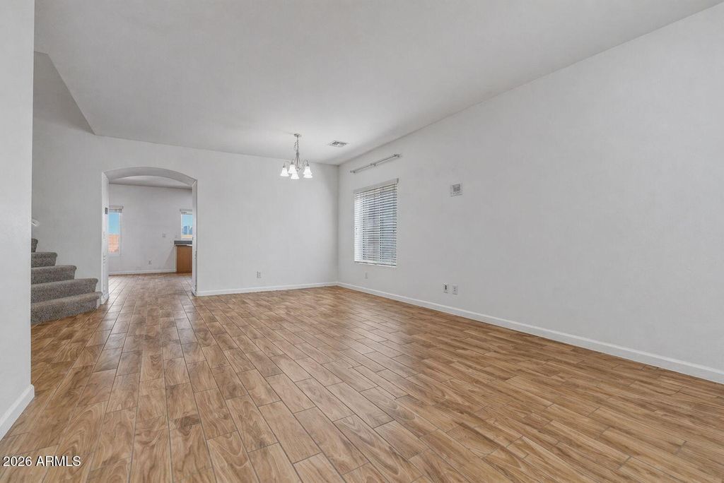 Image 11 of property listing at 12354 W HIGHLAND Avenue, Avondale, AZ 85392