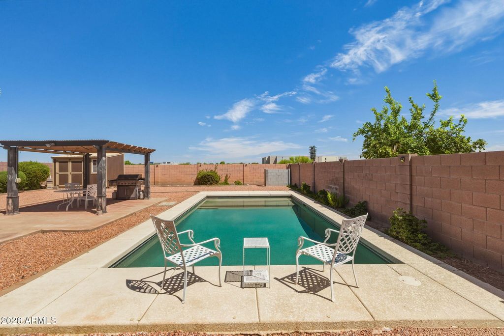 Image 2 of property listing at 12354 W HIGHLAND Avenue, Avondale, AZ 85392