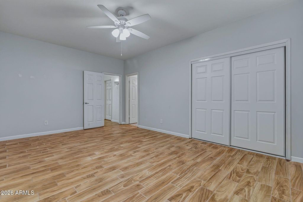 Image 7 of property listing at 12354 W HIGHLAND Avenue, Avondale, AZ 85392