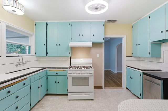 2704 E Michigan Avenue, Fresno, CA 93703