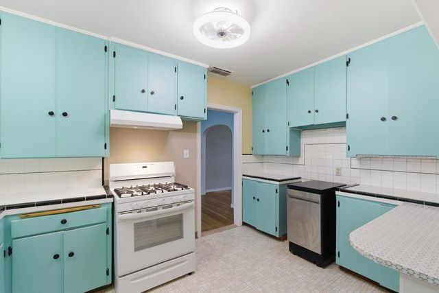 2704 E Michigan Avenue, Fresno, CA 93703