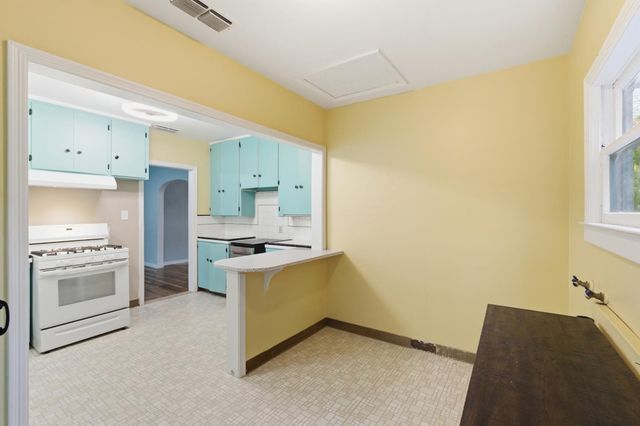 2704 E Michigan Avenue, Fresno, CA 93703
