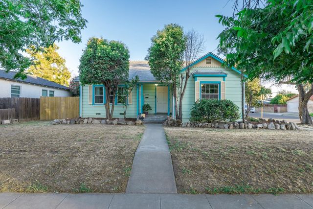 2704 E Michigan Avenue, Fresno, CA 93703
