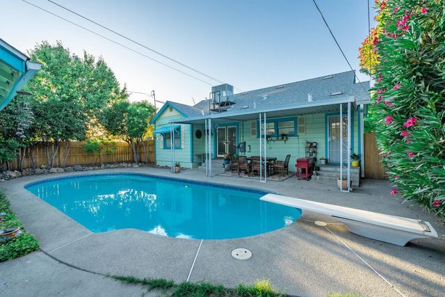 2704 E Michigan Avenue, Fresno, CA 93703