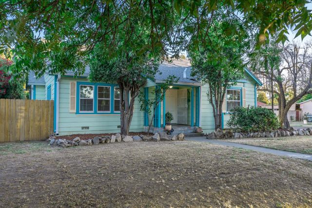 2704 E Michigan Avenue, Fresno, CA 93703