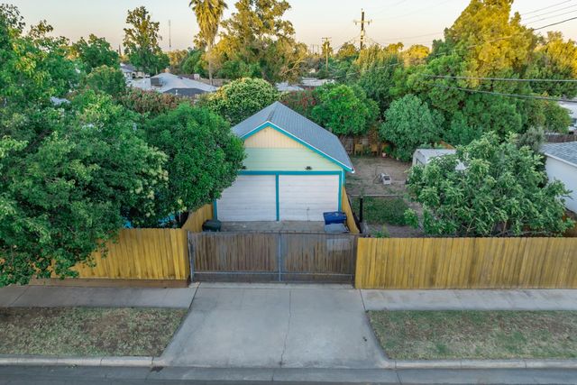 2704 E Michigan Avenue, Fresno, CA 93703