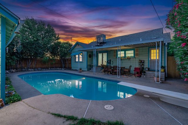 2704 E Michigan Avenue, Fresno, CA 93703