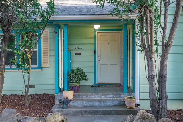 2704 E Michigan Avenue, Fresno, CA 93703