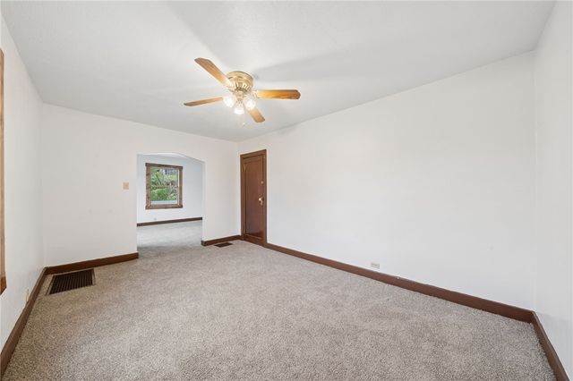 312 Harrison Ave, East Vandergrift, PA 15629