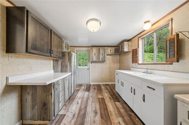 312 Harrison Ave, East Vandergrift, PA 15629