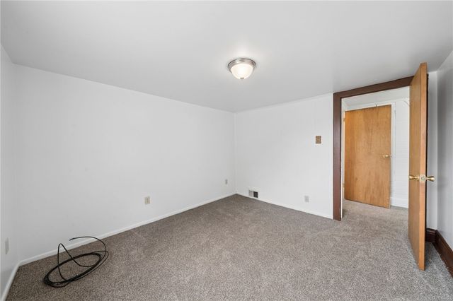 312 Harrison Ave, East Vandergrift, PA 15629