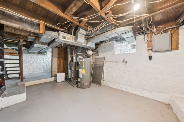 312 Harrison Ave, East Vandergrift, PA 15629