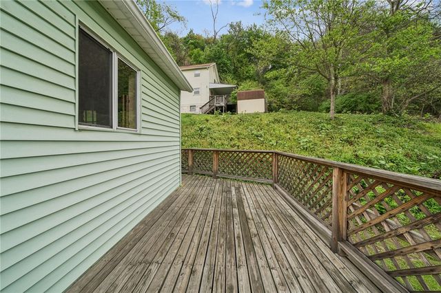 312 Harrison Ave, East Vandergrift, PA 15629