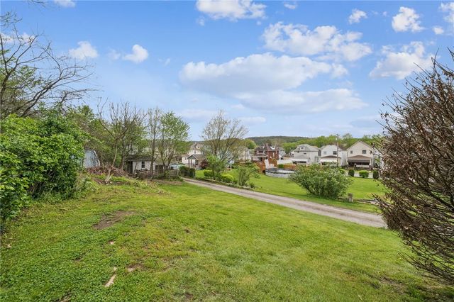 312 Harrison Ave, East Vandergrift, PA 15629