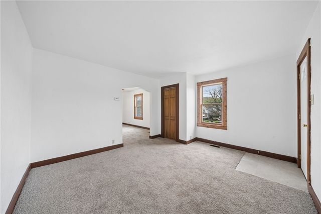 312 Harrison Ave, East Vandergrift, PA 15629