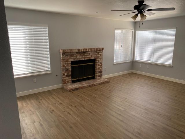 2500 Country Manor Dr, Riverbank, CA 95367