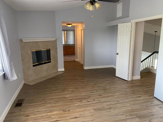 2500 Country Manor Dr, Riverbank, CA 95367