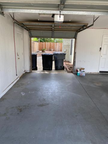 2500 Country Manor Dr, Riverbank, CA 95367