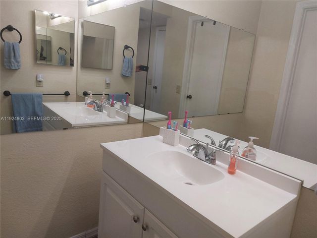 12510 Vista Isles Dr 1227, Sunrise, FL 33325